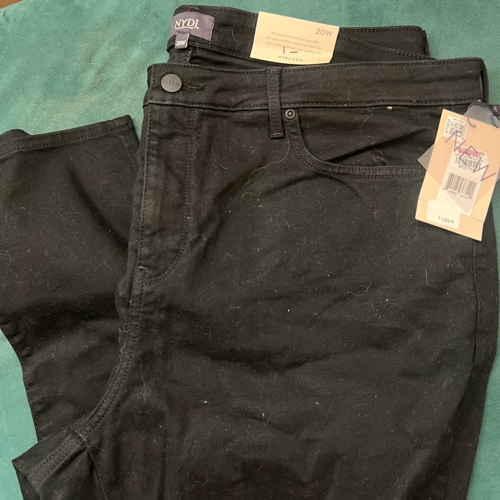 NYDJ Black Skinny Jeans!